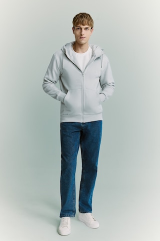 Defacto Şişirilebilir Boyun Yastıklı Fermuarlı Sweatshirt H8716ax26augr368 Gri-gr368