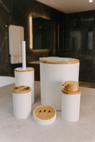 Makri Home Beyaz Bambu Desenli 5 Parça Banyo Seti, Şık Tasarımlı, Hacim: 6 Litre Ahşap - Beyaz