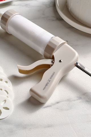 Karaca x Refika Gadgets Pasta Süsleme Aparatı