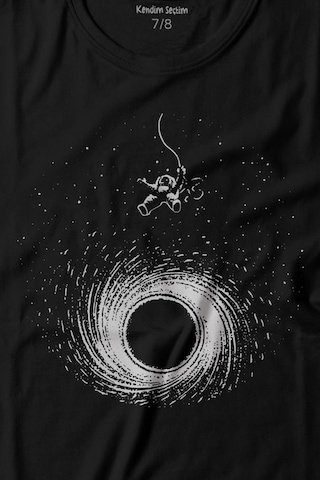 Kendim Seçtim Kara Delik Üstünde Salınan Astronot Uzay Karadelik Baskılı Tişört Çocuk T-shirt 001