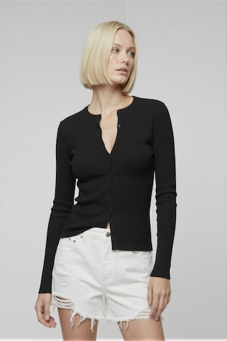 Uyguntarz Kadın Esnek Kumaşlı Slim Fit Düğmeli Siyah Bluz Vücuda Oturan Şık Tasarım
