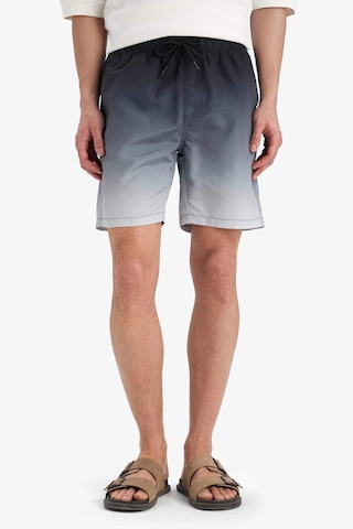 Defacto Regular Fit Degrade Baskılı File Astarlı Diz Üstü Deniz Şortu Z6873az25hsbk27 Siyah