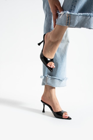 Apelles Shoes Kadın Rugan İnce Topuklu Sivri Burun Terlik Siyah