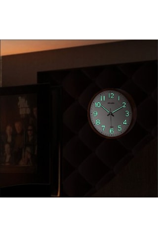 Gece Okunabilen Ultra Mor Kasa 22 Cm Sessiz Fosforlu Duvar Saati Çok Renkli
