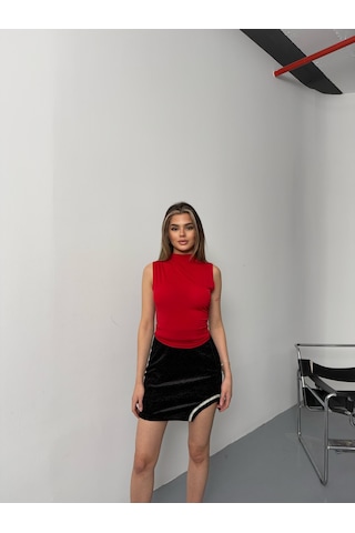 Kadın Kolsuz Büzgü Detaylı Dik Yaka Bluz Kırmızı