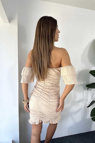 Fashion Cocktail Minik Kol Göğüs Korseli Drapeli Doğal Gofre Kumaş Pedli Süper Esnek Likralı Tüp Elbise Bej
