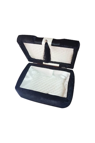 Nivea 8 Li Damat Figürlü Kutuda Traş Tırnak Seti Hediyeli