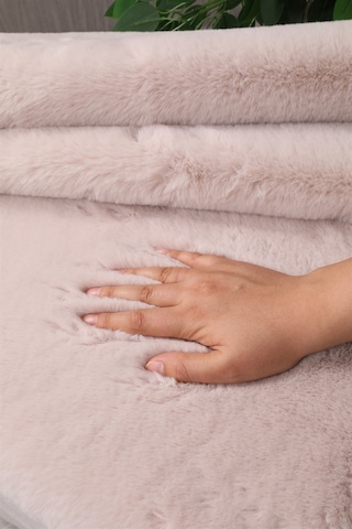 Dekoratif Tavşan Tüyü Ultra Yumuşak Peluş Kaymaz Halı Yolluk Vizon