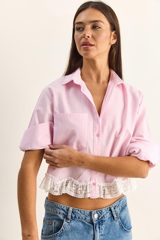 Shade Kadın Dantel Detaylı Çizgili Poplin Crop Gömlek Dg261023 60286099 - Pembe