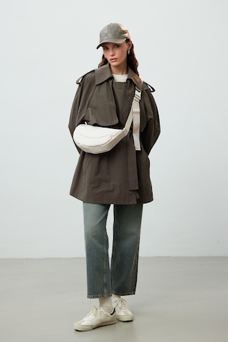 Manuka Lızbon Oversıze Kısa Trençkot Vizon