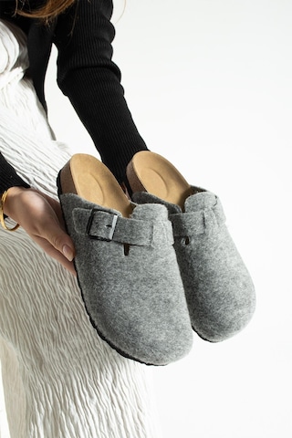 Moda Devrin Unisex Gri Kışlık Keçeli Önü Kapalı Mantar Taban Konfor Model Sabo Günlük Rahat Ev Terliği