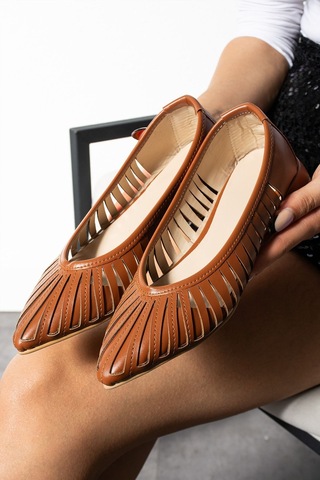 Zenneshoes Kadın Babet Lazer Kesim Lastikli Taba K.
