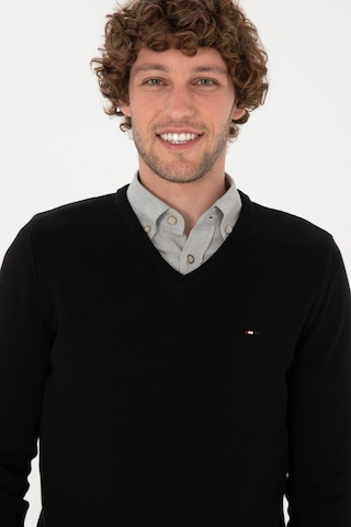 U.S. Polo Assn. Erkek Slim Fit V Yaka Siyah Basic Kazak 50313668-VR046