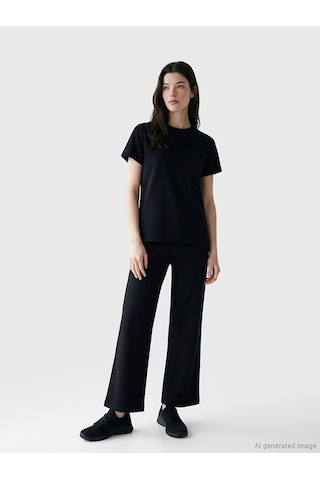 Lcw Comfort Siyah Bisiklet Yaka Soft Touch Kadın Tişört
