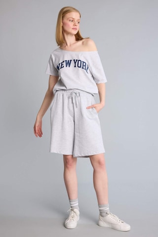 Defacto Regular Fıt Normal Bel Düz Paça Sweatshirt Kumaşı Bermuda N7439az26hsgr93 Gri-gr93