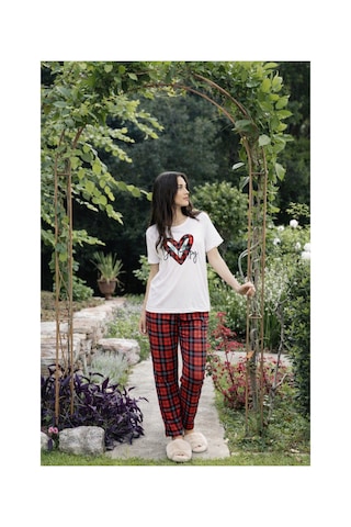 Rindahomewear Kadın Milan Kalpli Ekose Desenli Kısakol Pijama Takımı Beyaz Ekose Rindahomewear Kadın Milan Kalpli Ekose Desenli Kısakol Pijama Takımı Beyaz Ekose