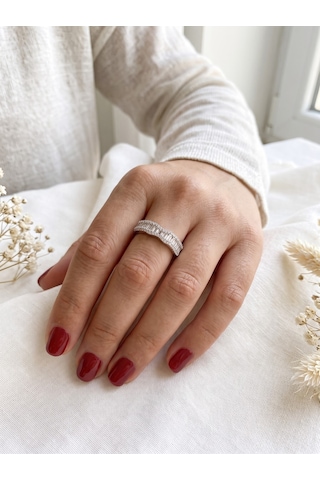 Bayan Swarovski Kare Taş Detay Düz Model Gümüş Yüzük