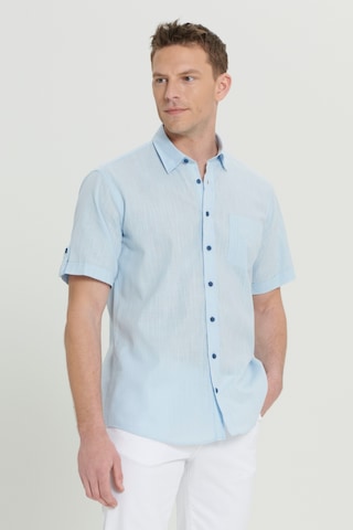 AC&Co / Altınyıldız Classics Erkek Açık Mavi Comfort Fit Düğmeli Yaka %100 Pamuk Flamlı Kısa Kollu Casual Gömlek 4A2022200132amvXL Açık Mavi