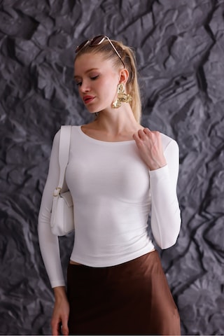 Buzzy Kumaş Uzun Kollu Kayık Yaka Bluz Beyaz