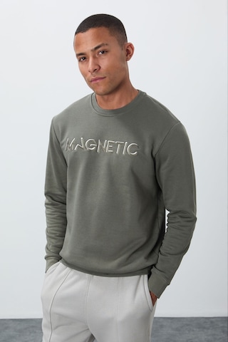 Tommy Life Çağla Yazı Nakışlı O Yaka Rahat Form İçi Polarlı Erkek Sweatshirt - 88020 Çağla
