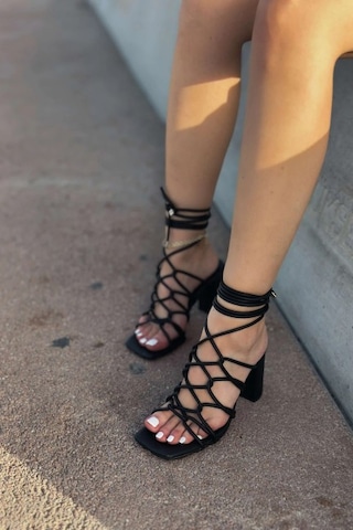 Moopimoda Kadın Zarif 9cm Yüksek Topuklu Sandalet Siyah