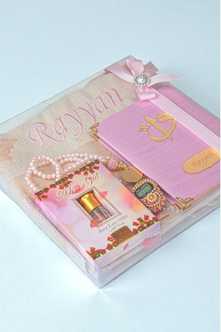 Hediyelik Kişiye Özel İsimli Seccade Seti - Yasin Kitabı, Tesbih, Zikirmatik, Esans - Pembe Pembe