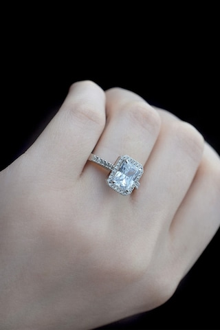 Pırlanta Topaz Baget Kesim Tektaş Yüzük