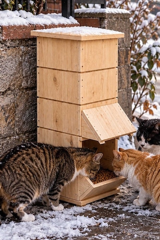 Reyo Ahşap Mama İstasyonu Yağmura ve Rüzgara Dayanıklı Uzun Ömürlü Sokak Kedileri İçin Mama Kabı 50 x 25 x 25 CM MLDCAT Monteli Teslimat