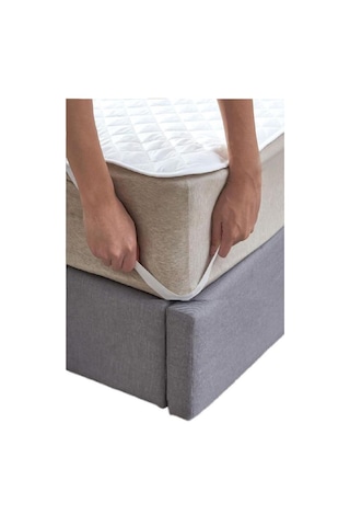 Bebesi Kapitoneli Sıvı Geçirmez Alez 150x200 Cm Tek Kişilik Köşe Lastikli Beyaz