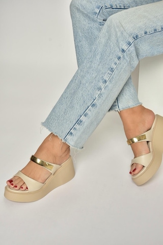 Fox Shoes Y973518509 Bej Kalın Tabanlı Kadın Terlik Bej