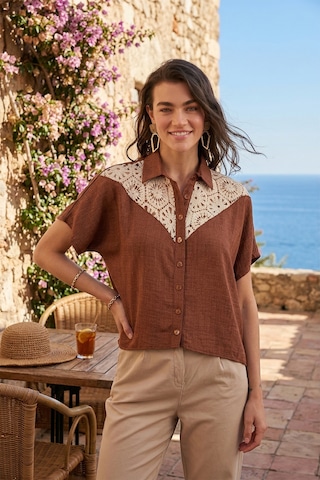 Lela Dantelli Relaxed Fit Kısa Kollu Bayan Gömlek 5865764 Kahve