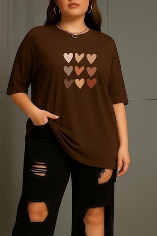 Büyük Beden Sıralı Kalpler Baskılı Unisex Tişört Kahverengi