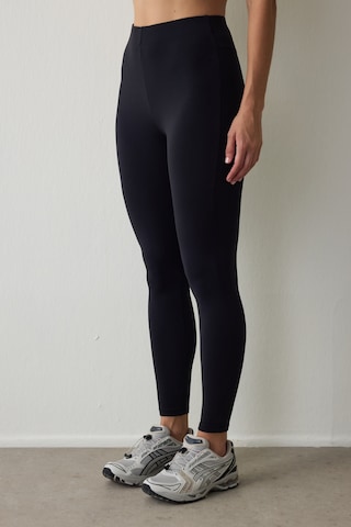 Penti Siyah Termal Etkili V Kesim Yüksek Bel Tayt Siyah