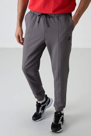 Tommy Life Koyu Gri Pamuklu Yumuşak Dokulu Comfort Fit Nakışlı Erkek Jogger - 82123 Koyu Gri