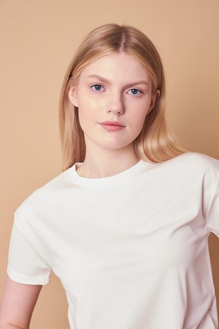 Jument Kadın Sıfır Yaka Kırışmaz Span Karışımlı Şık Kısa Kol Likralı T-shirt Bluz-krem Krem