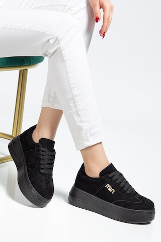 Bahrina Kadın Beyaz Cilt Kalın Taban Tokalı Sneaker Siyah