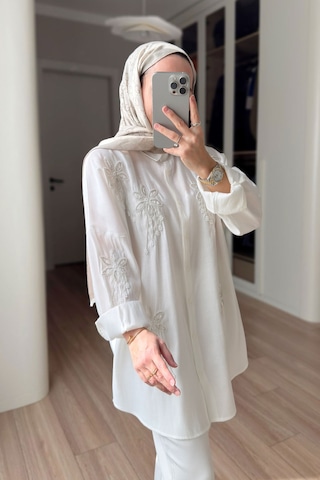 Kahijab Stella Boncuk İşlemeli Gömlek - Beyaz