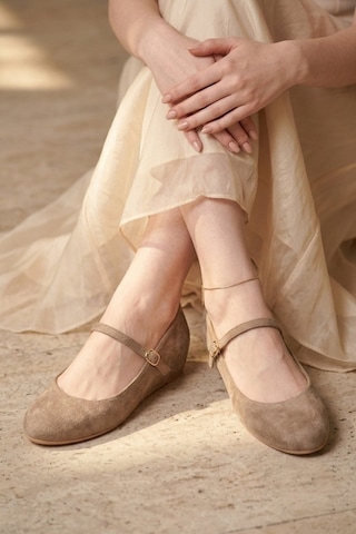 Fox Shoes Y250770702 Vizon Süet Alçak Dolgu Tabanlı Kadın Ayakkabı