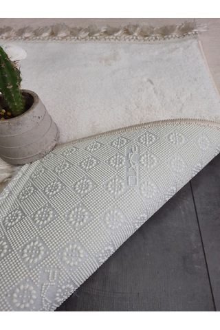 Elite Krem Ponpon Saçaklı Peluş 2'li Banyo Paspası Halısı Kaymaz Taban Klozet Takımı Püsküllü Krem