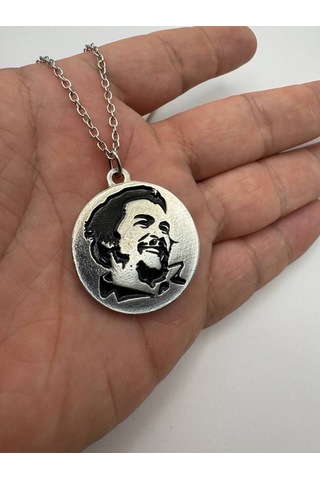 Che Guevara Figürlü Unisex Kolye Özgürlük, Cesaret Ve Devrim Ruhu Tasarımı Çok renkli