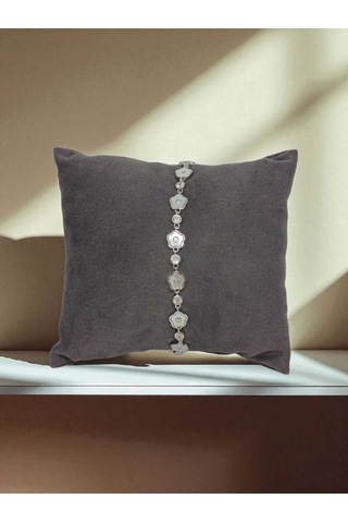 Çiçek Figürlü Parlak Ve Şık 925 Ayar Gümüş Bileklik Zarif Ve Gösterişli Tasarım Gümüş