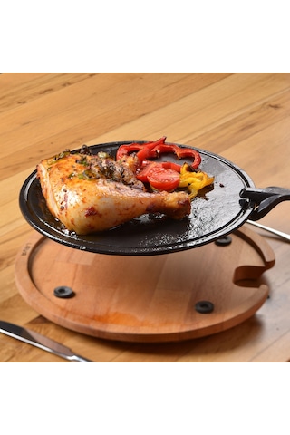 Lava Döküm Ahşap ve Döküm Demir Hot Plate Servis Tahtası. Çap(Ø)26cm.
