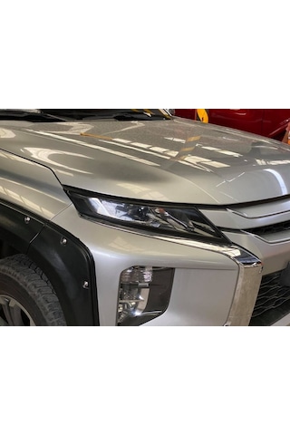Mitsubishi L200 Far Çerçevesi Seti 2019+ Siyah