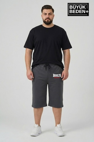 Süperlife Büyük Beden Erkek 3xl-6xl Rahat Kalıp Cepli Brooklyn 1970 Baskılı Penye Kapri Şort Spr26bsr591-03 Füme