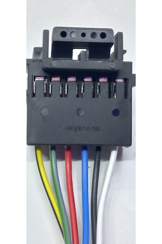 Renault Clio Iı Arka Stop Soketi 6 Pimli 77014779891