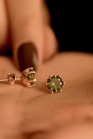 Ağustos Peridot Doğum Taşı Rose Tektaş Çivili Gümüş Küpe