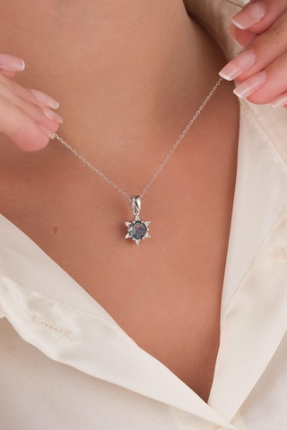 Gümüş Pırlanta Modeli Mistik Topaz Taşlı Lotus Çiçeği Kolye