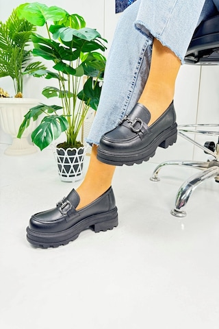 Günlük Kadın Loafer V Tokalı Kalın Topuklu Tırtıklı Tabanlı Oval Burunlu Makosen Ayakkabı 7455 - 7453 7453-siyahcilt