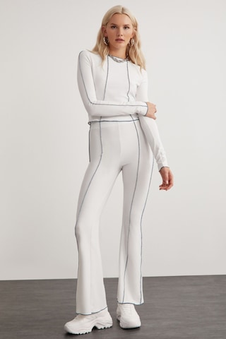 Fatima Kadın Beyaz Dikiş Detaylı Wide Leg Beyaz Pantolon