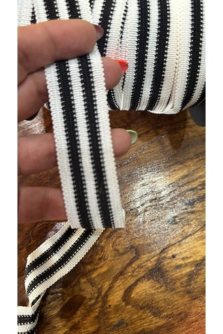 Siyah Beyaxz Çizghili Triko Şerit Dikiş Giyim Aplike En 3 Cm 1 Metre